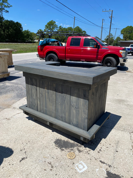 Deposit only! 5ft U shape bar. Outdoor bar. Indoor bar. Reception desk. Cash Wrap.